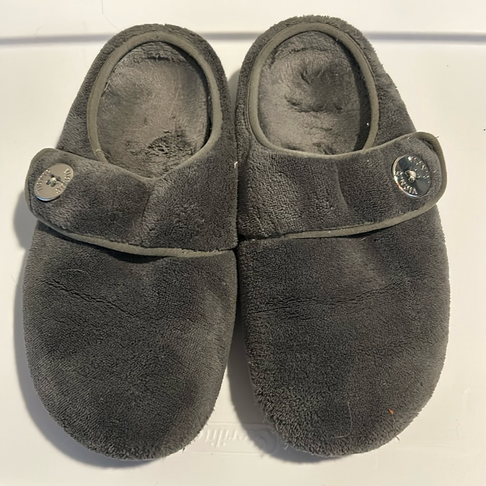 Vionic slippers